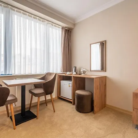 Nova Hotel *