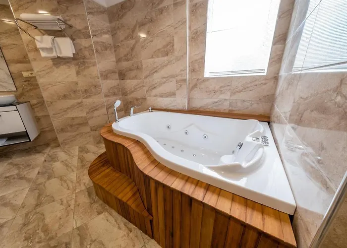 Nova * Istanbulská provincie